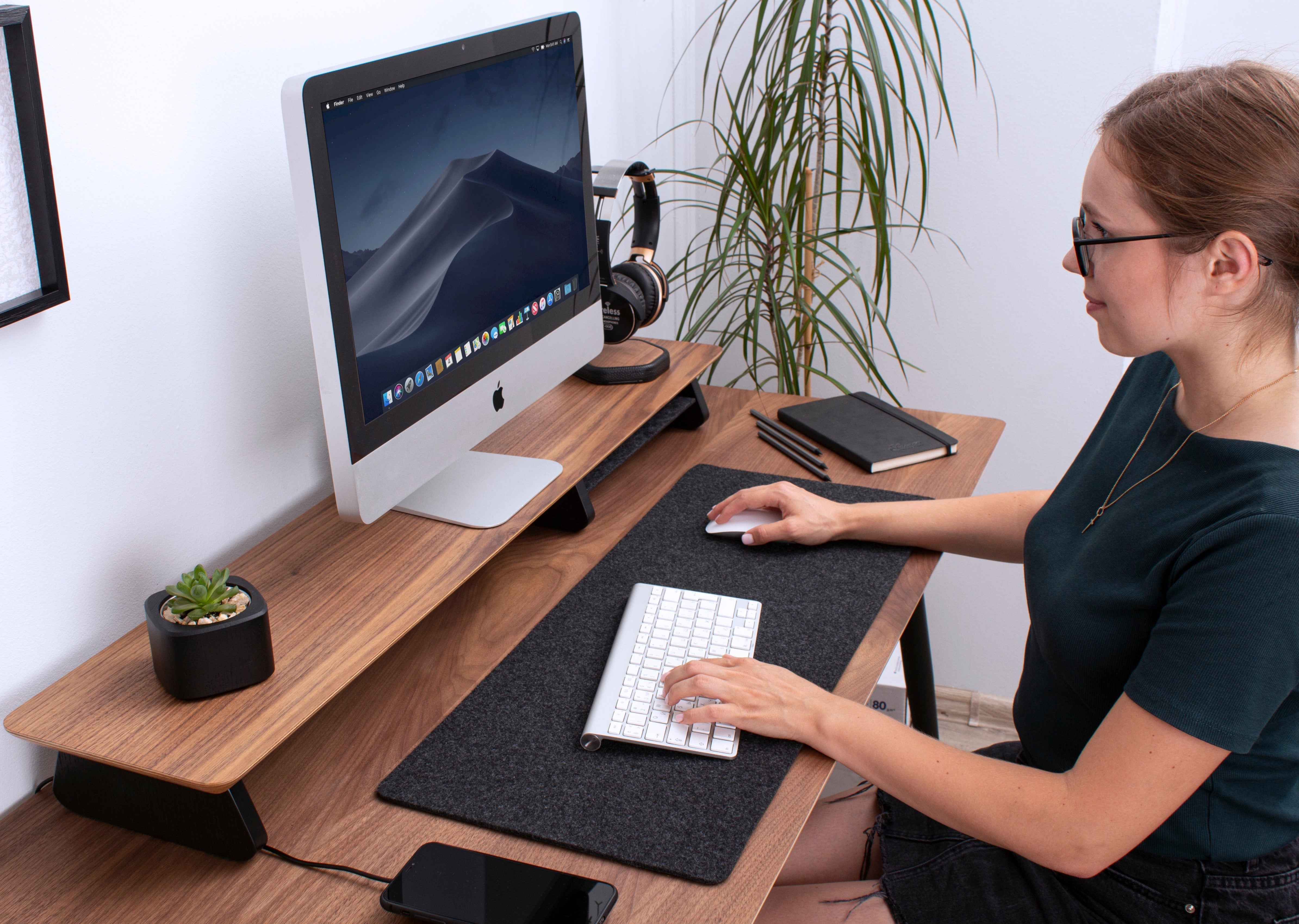Monitor Stand (walnut)