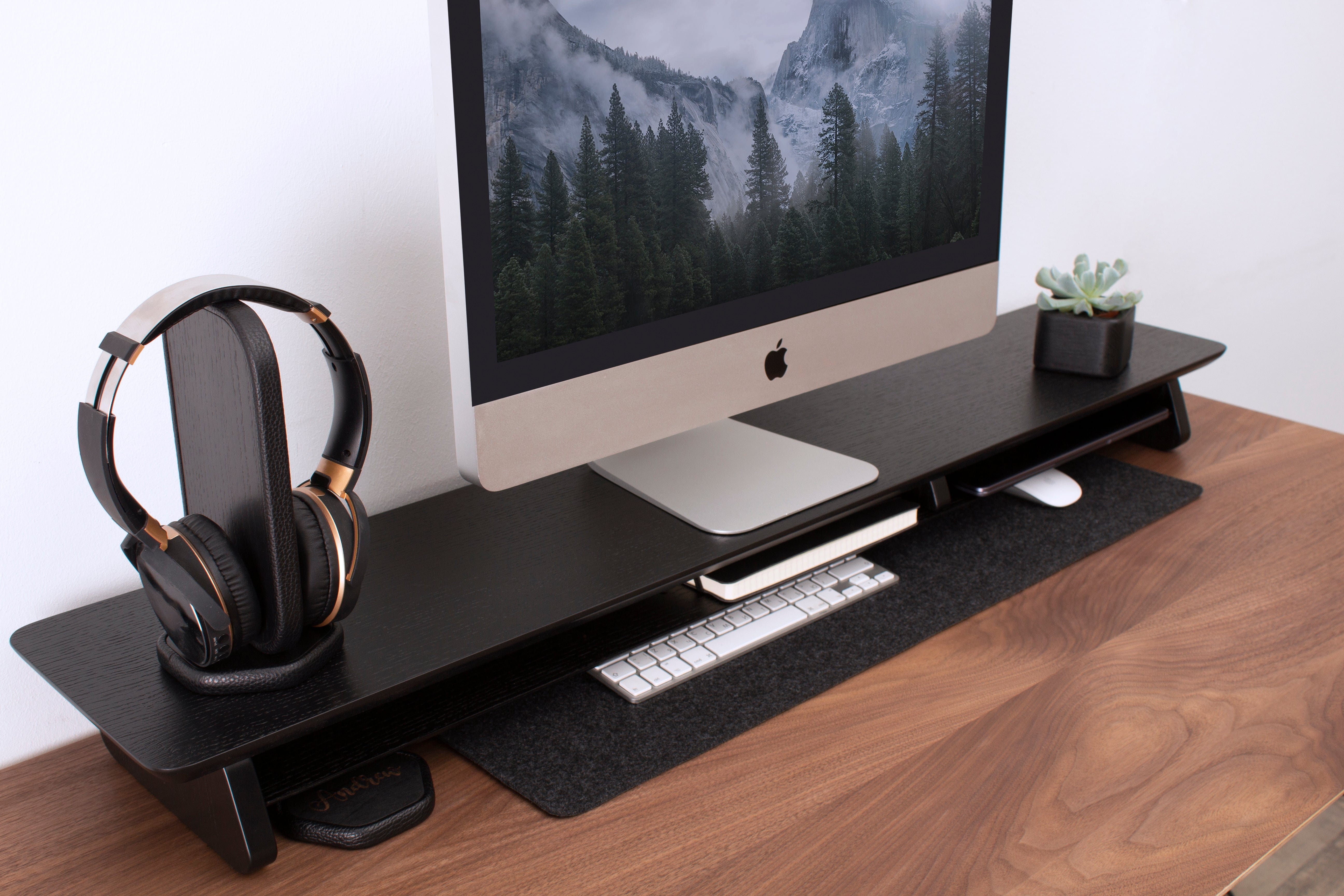 Monitor stand with shelf