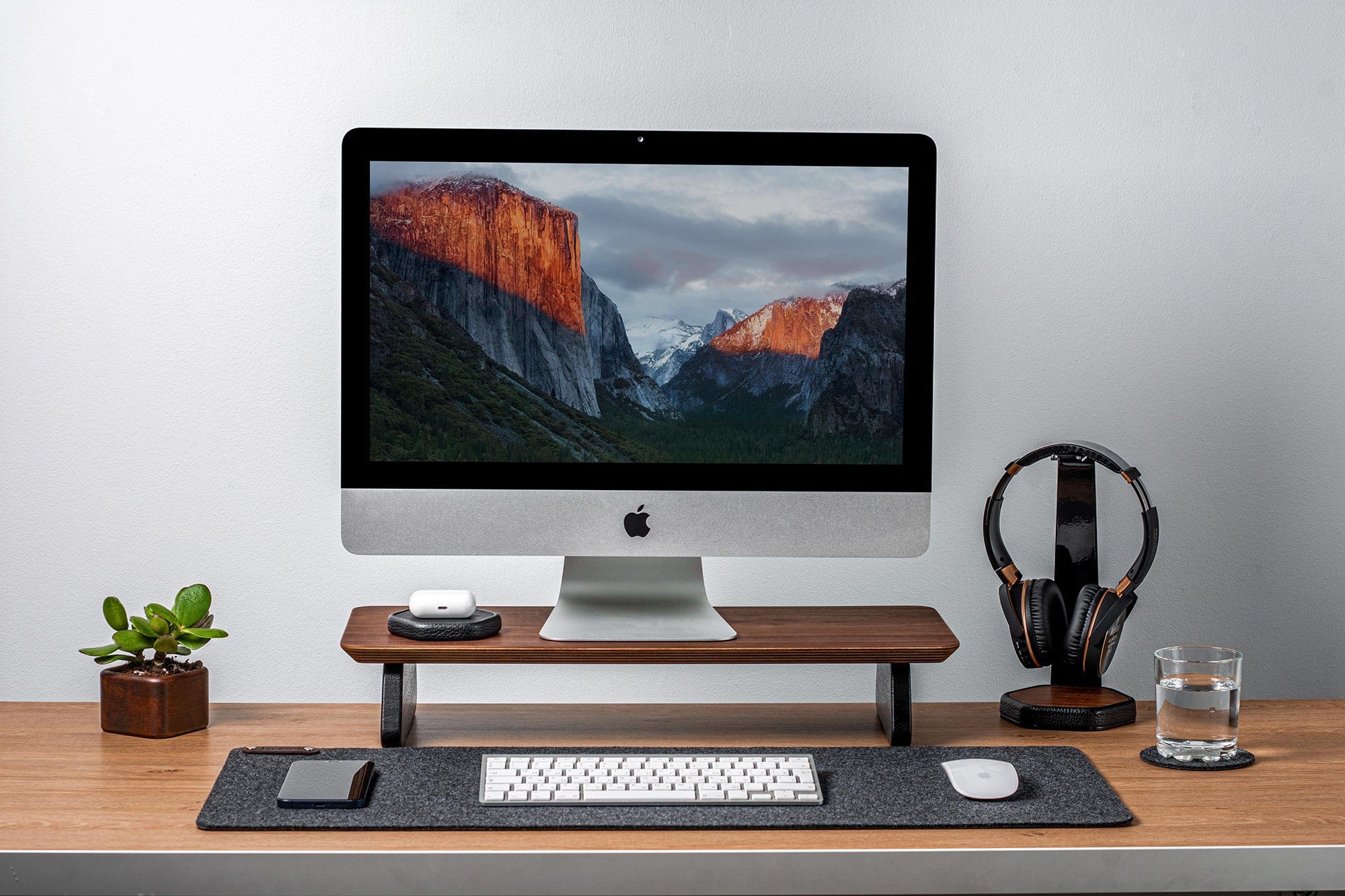 Small wooden monitor stand