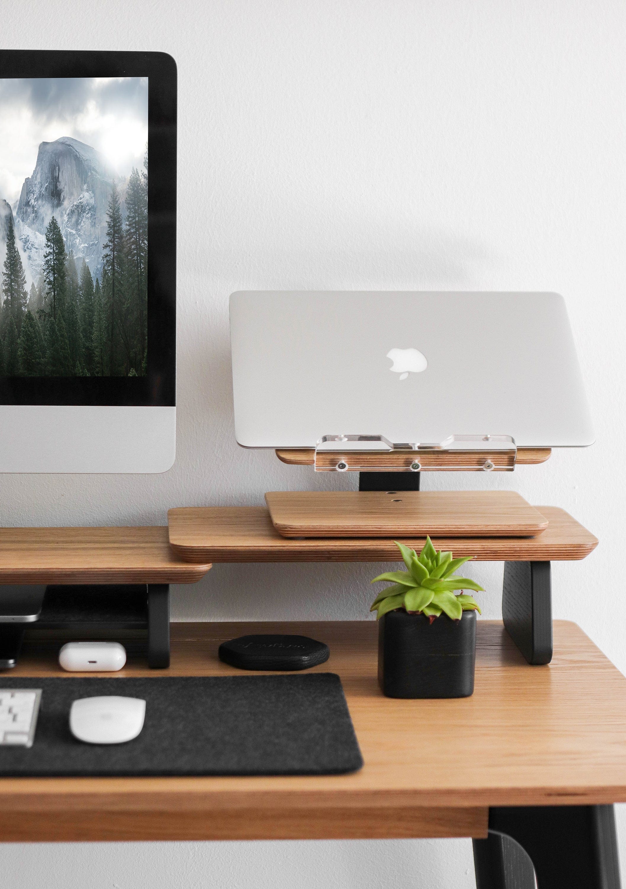 Universal monitor stand