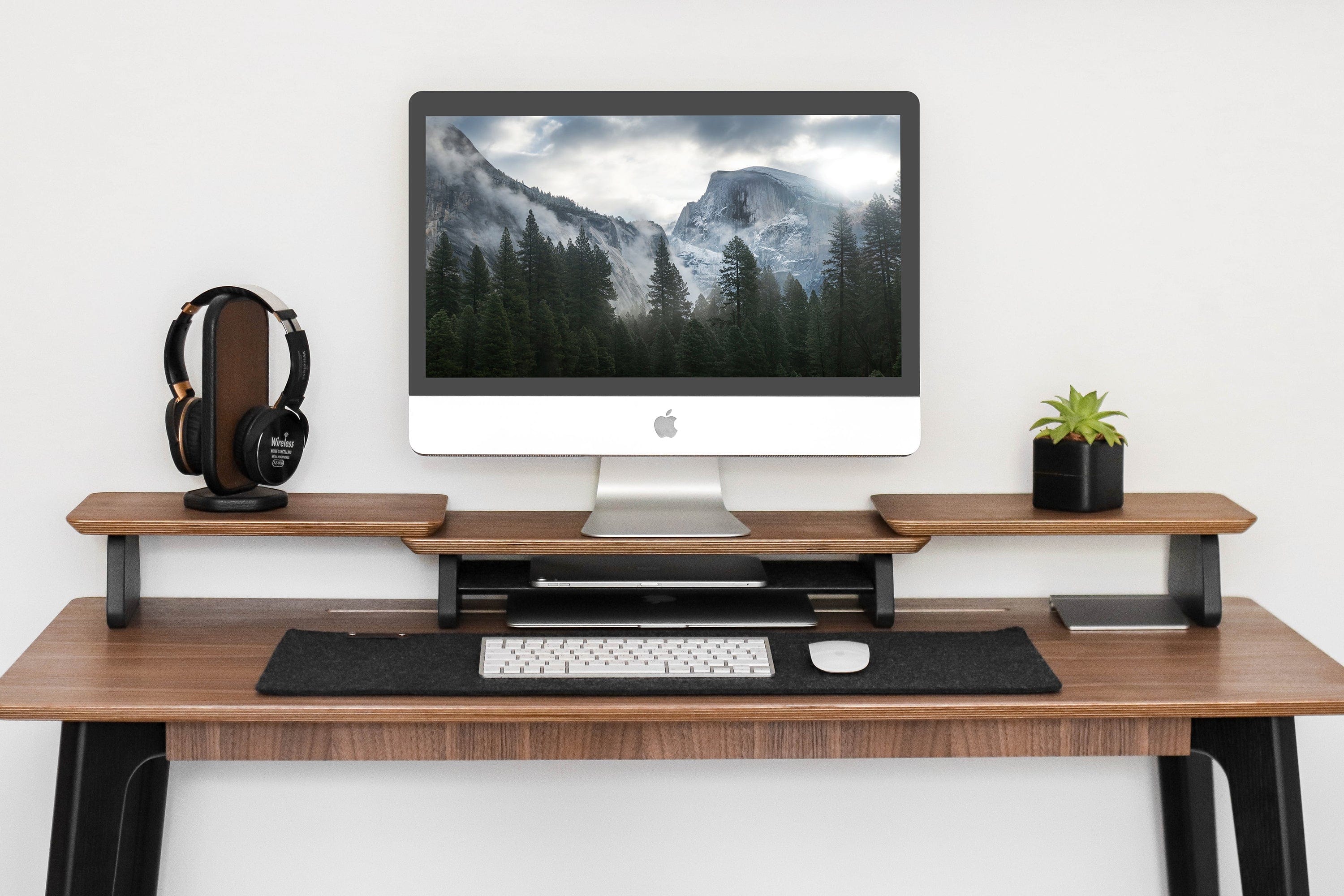 Universal monitor stand