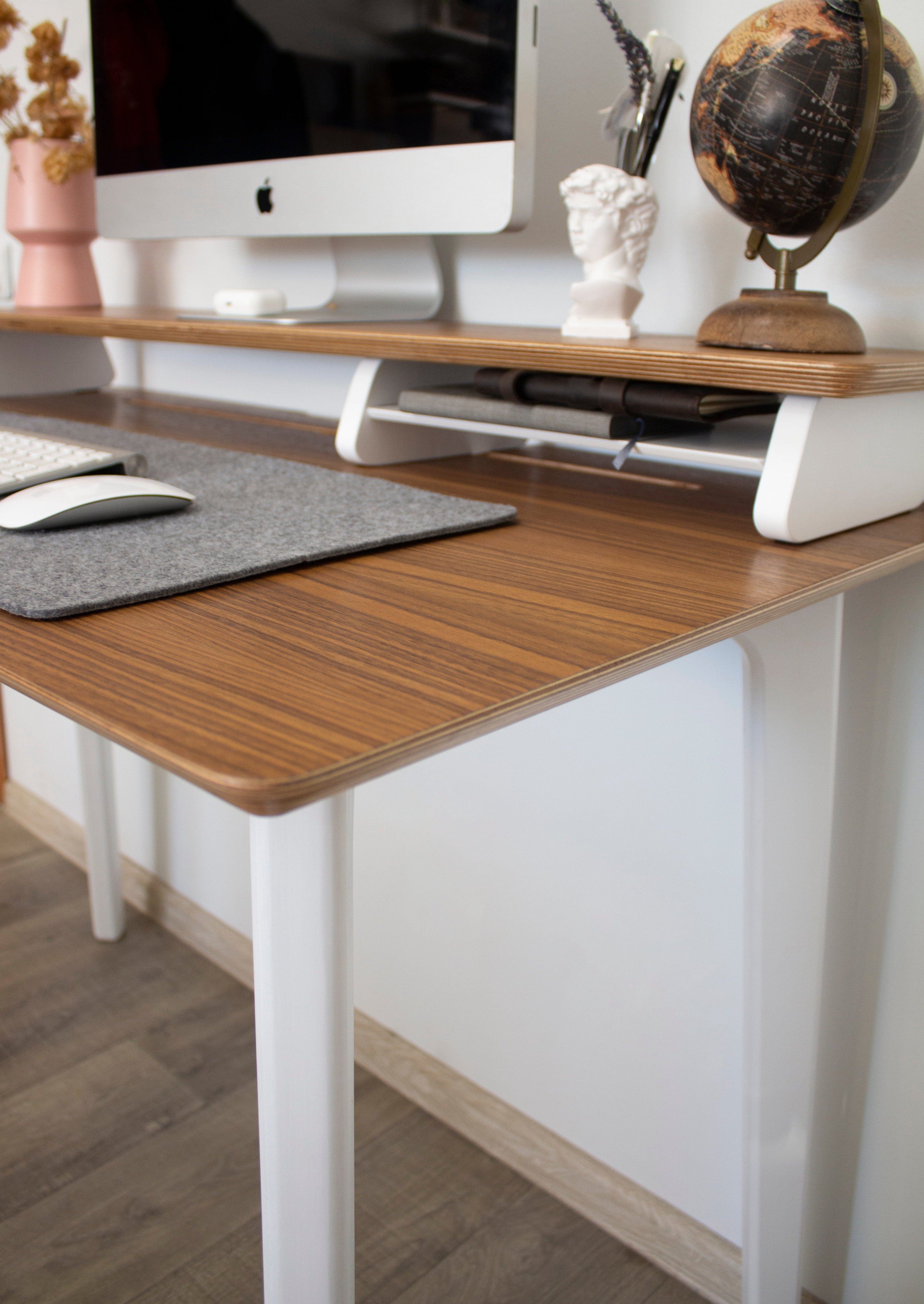 Bureau en bois de noyer